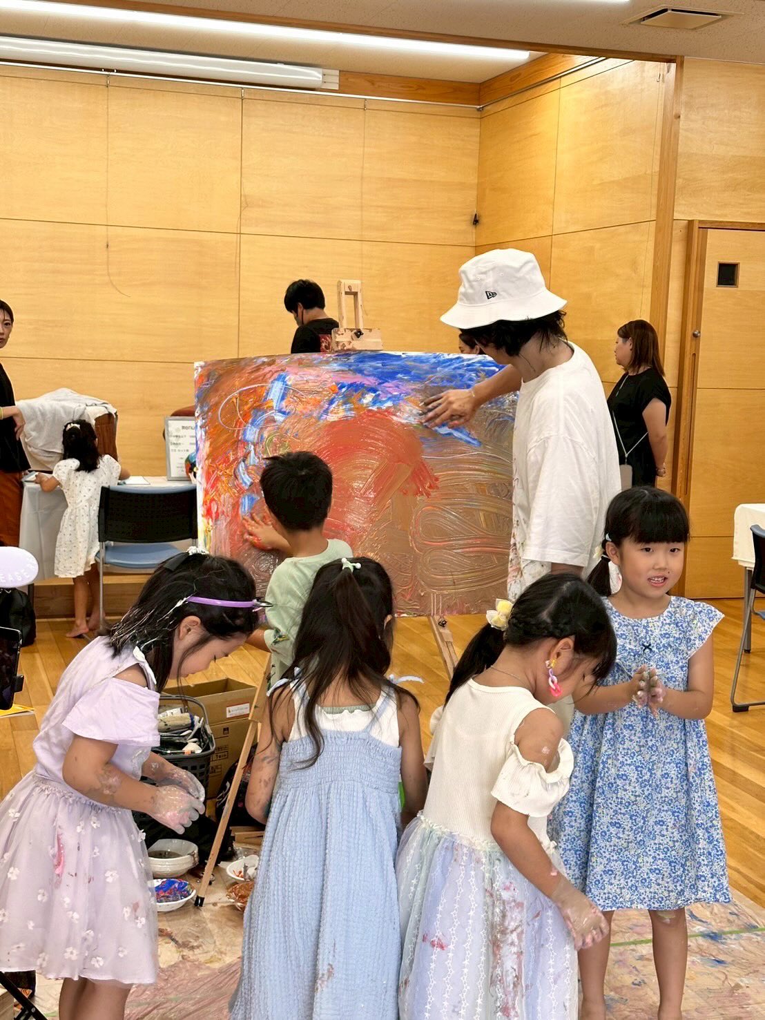 『えのぐであそぶ』（別カット）｜神子柴洸太